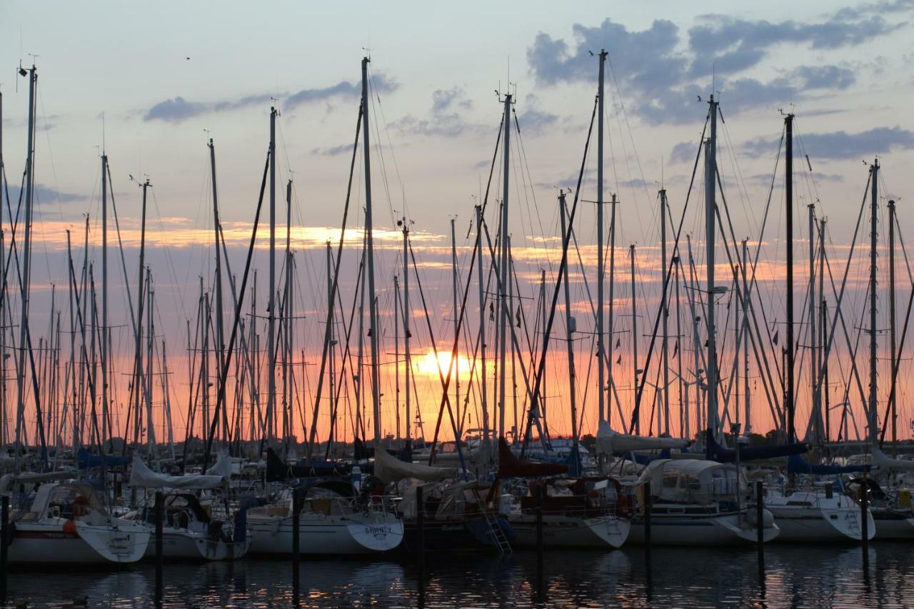 2Zi-Ferienwohnung Am Suedstrand Mit Eigenem Parkplatz Perfekt Fuer Familie Burgtiefe auf Fehmarn Экстерьер фото